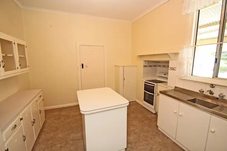 Seventh view of Homely house listing, 10 KOKODA AVENUE, Renmark SA 5341
