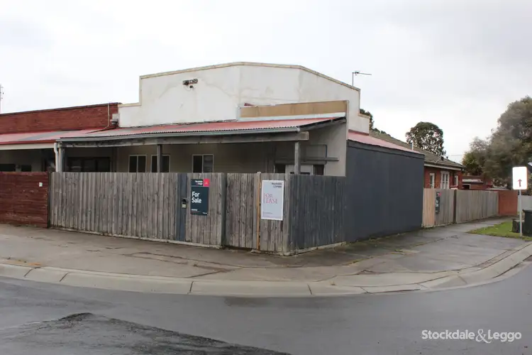 42-42A Hopetoun Avenue, Morwell VIC 3840