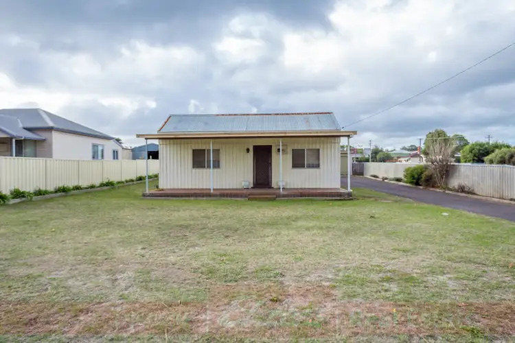 82 Ogden Street, Collie WA 6225