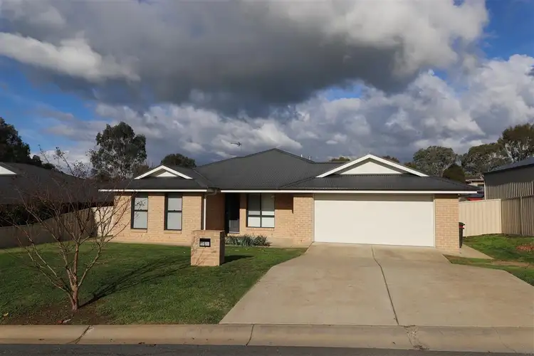 6 King Place, Tumut NSW 2720