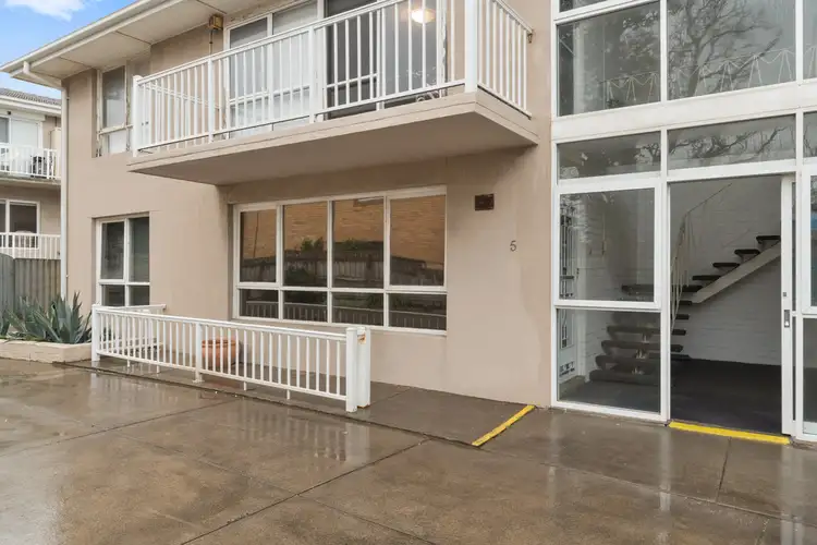 Main view of Homely unit listing, 5/120 - 122 Nepean Highway, Aspendale VIC 3195