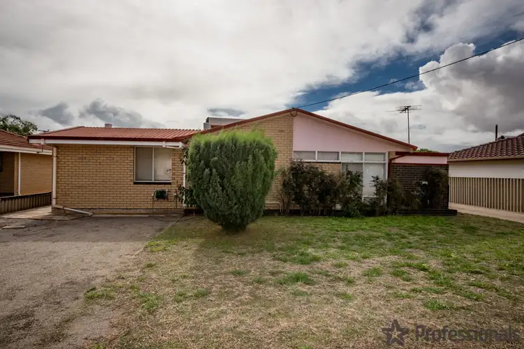 249 First Street, Wonthella WA 6530