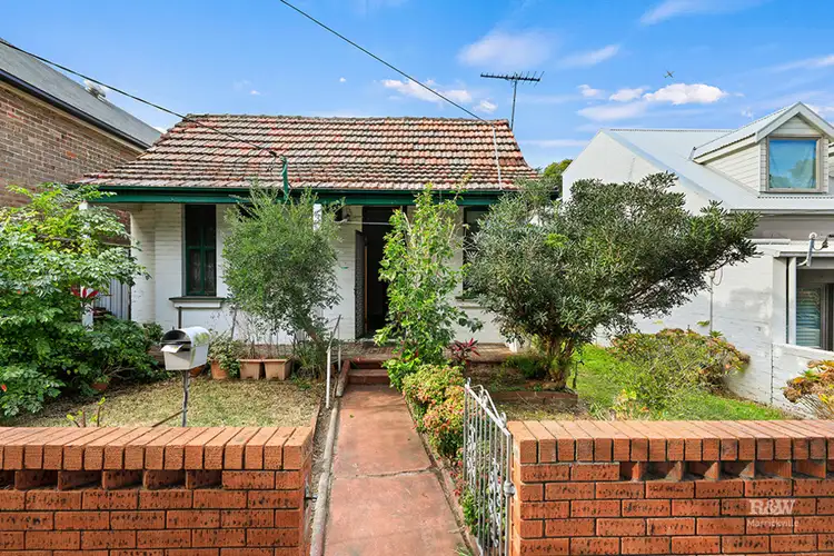 18 Cavey Street, Marrickville NSW 2204