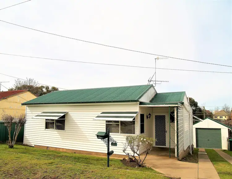 16 Moresby Way, West Bathurst NSW 2795