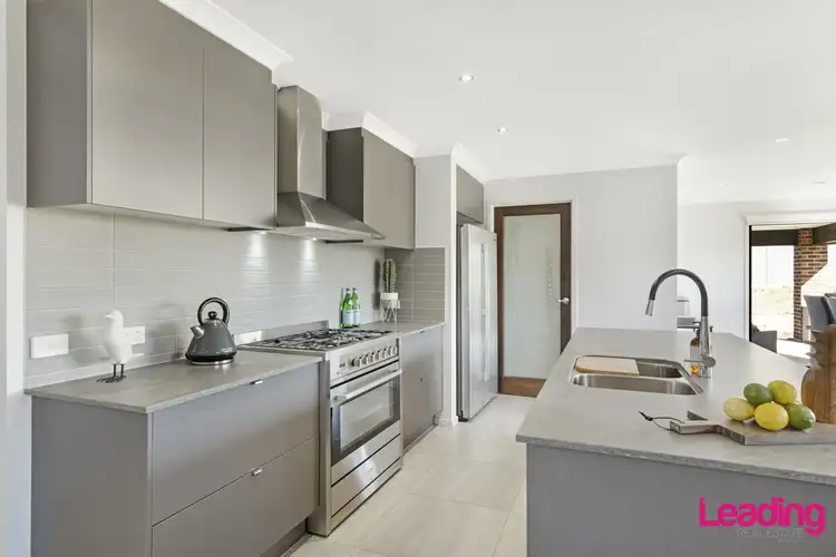 7 Bella Vista Place, Romsey VIC 3434