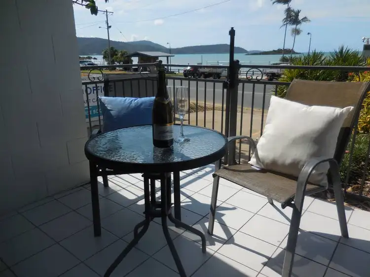 1/48 Coral Esplanade, Cannonvale QLD 4802