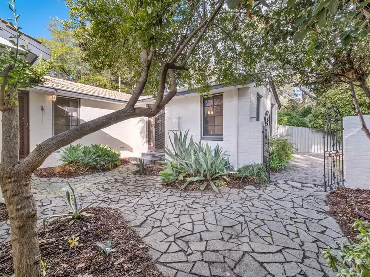 6 Arthur Road, Gooseberry Hill WA 6076