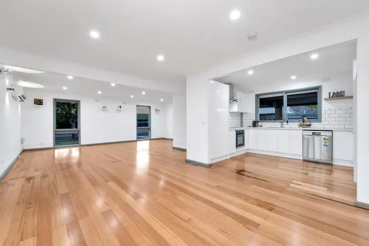 26 Carter Rd, Melton VIC 3337