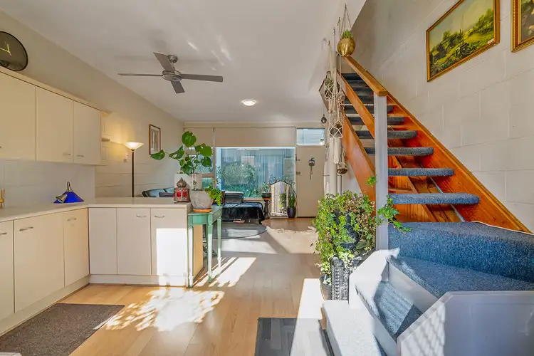 2/374 Seaview Road, Henley Beach SA 5022