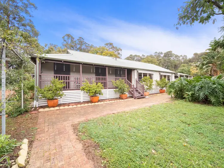 7 Gill Lane, Mundaring WA 6073