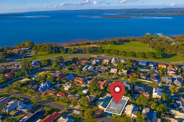 18 Vera Street, Redland Bay QLD 4165