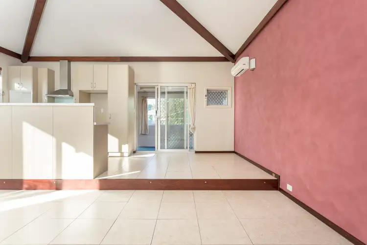 Sixth view of Homely house listing, 2 Ochiltree Way, Kardinya WA 6163
