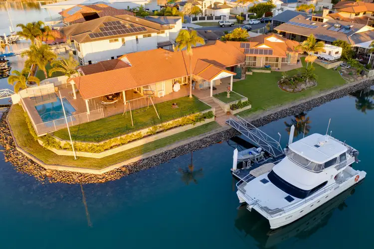 24 Sternlight Court, Raby Bay QLD 4163