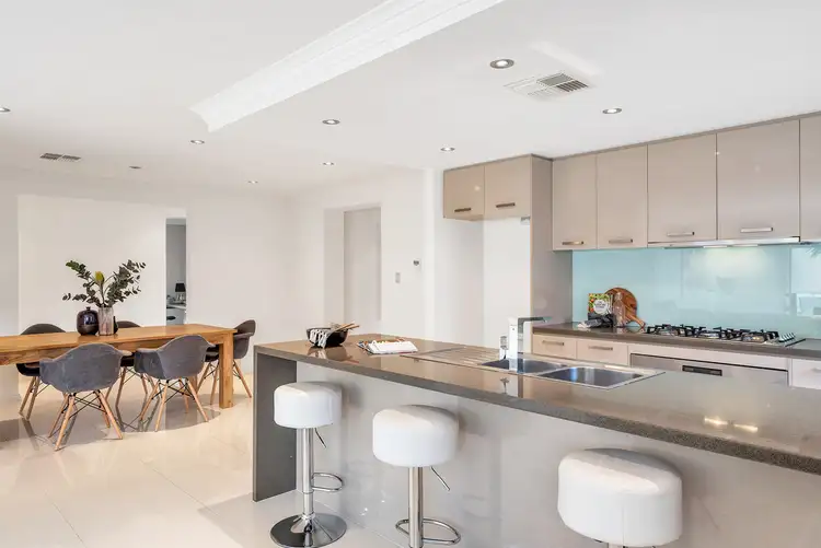 24 Kaurna Avenue, Aldinga Beach SA 5173
