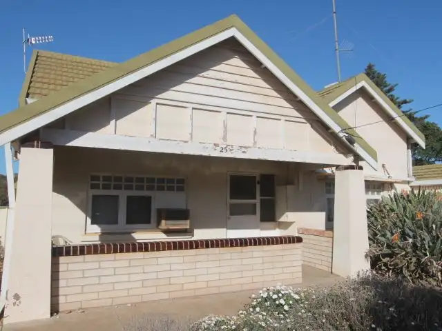 25 First Street, Cowell SA 5602