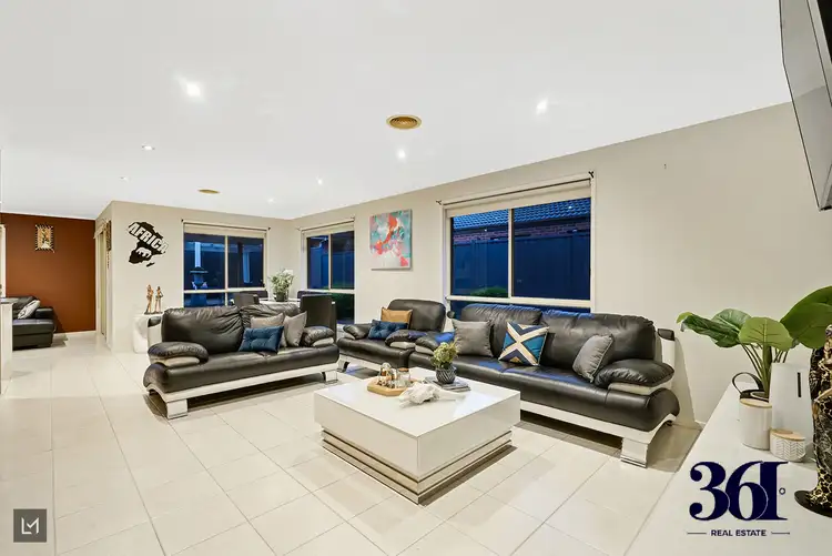 42 KLIPPEL WAY, Caroline Springs VIC 3023