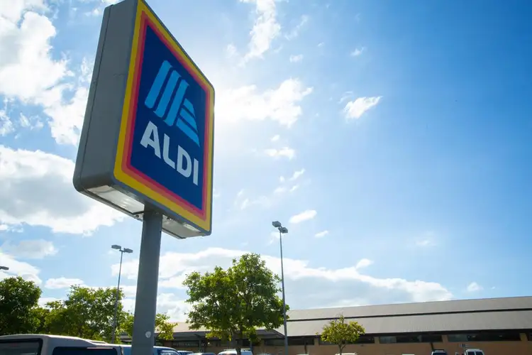 Sixth view of Homely unit listing, 4/168 Whiting Street, Labrador QLD 4215