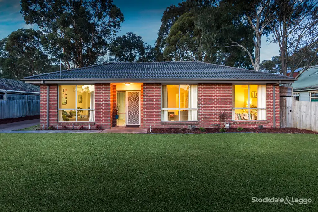 Main view of Homely unit listing, 1/11 Glenfern Road, Ferntree Gully VIC 3156