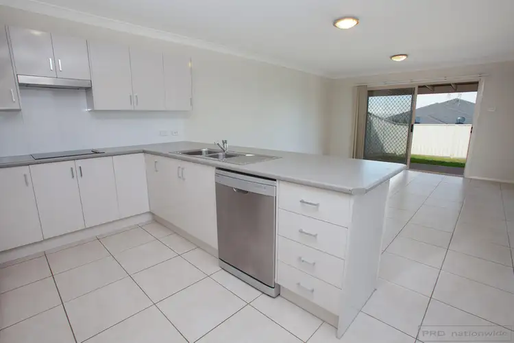 Fifth view of Homely house listing, 2/31 Broomfield Crescent, Singleton NSW 2330