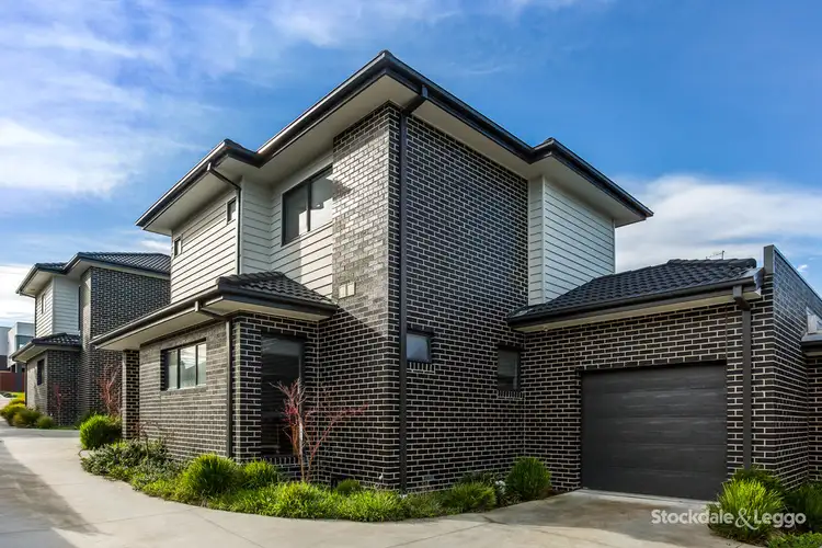 2/17 Stonehaven Avenue, Boronia VIC 3155