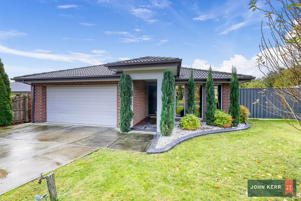 Main view of Homely house listing, 8 Fernlea Close, Trafalgar VIC 3824
