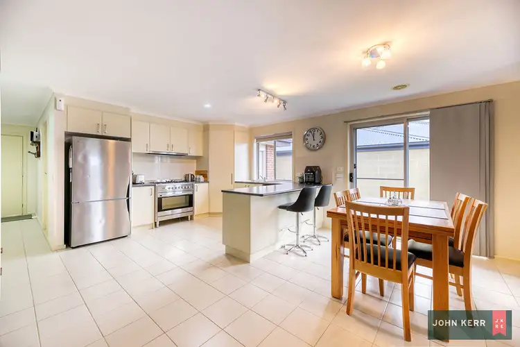 Fifth view of Homely house listing, 8 Fernlea Close, Trafalgar VIC 3824