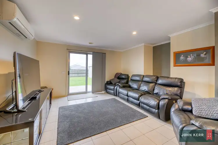 Sixth view of Homely house listing, 8 Fernlea Close, Trafalgar VIC 3824