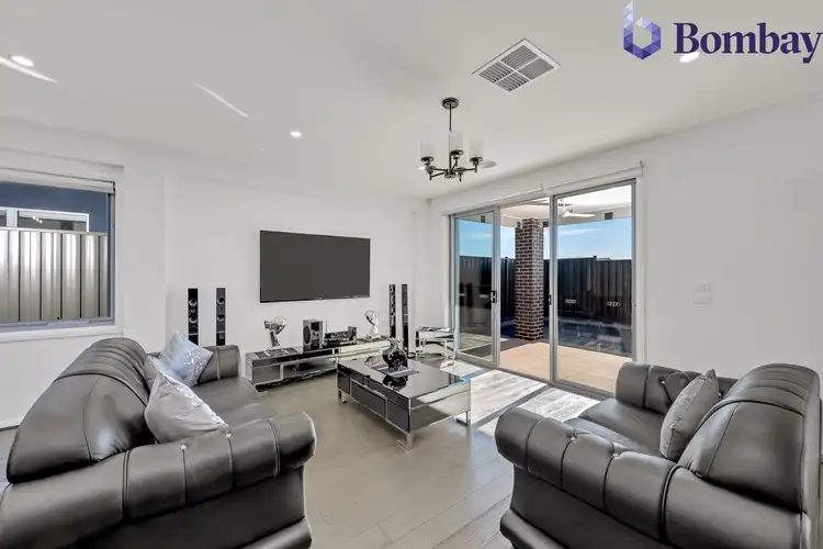 Sixth view of Homely house listing, 13 Banjolina Circuit, Craigieburn VIC 3064