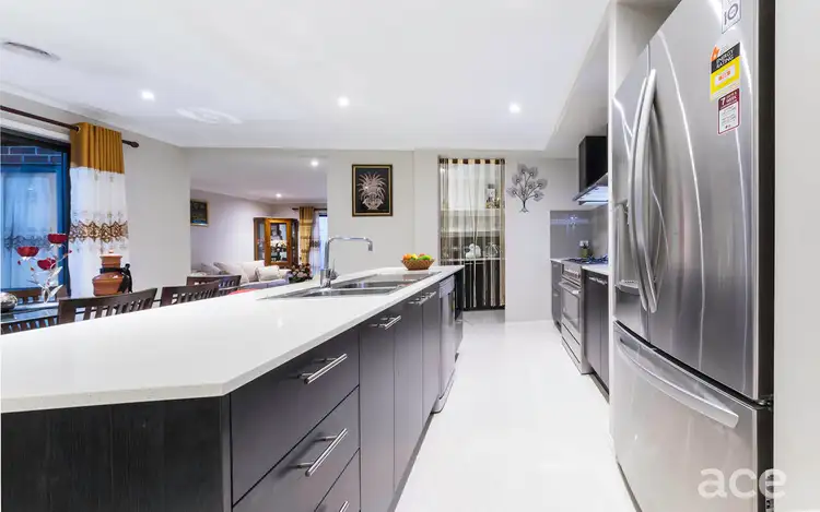 Sixth view of Homely house listing, 5 Kingsbridge Boulevard, Williams Landing VIC 3027
