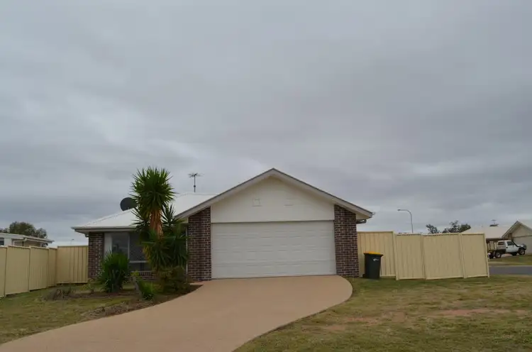 14 Lakeside Drive, Emerald QLD 4720