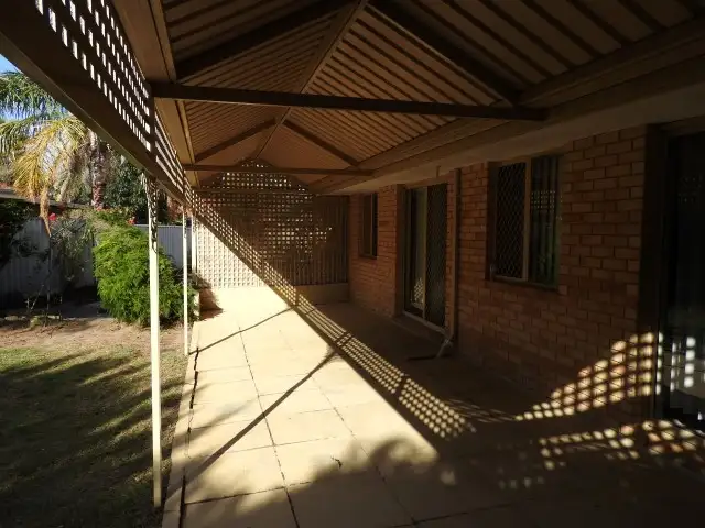 17 Firetail Court, Seville Grove WA 6112