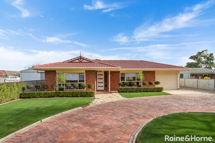 11 Parker Avenue, Strathalbyn SA 5255
