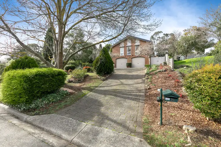 19 Oakley Court, Gisborne VIC 3437