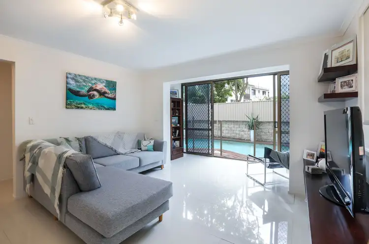 Fourth view of Homely unit listing, 2/39 Chelsea Avenue, Broadbeach QLD 4218