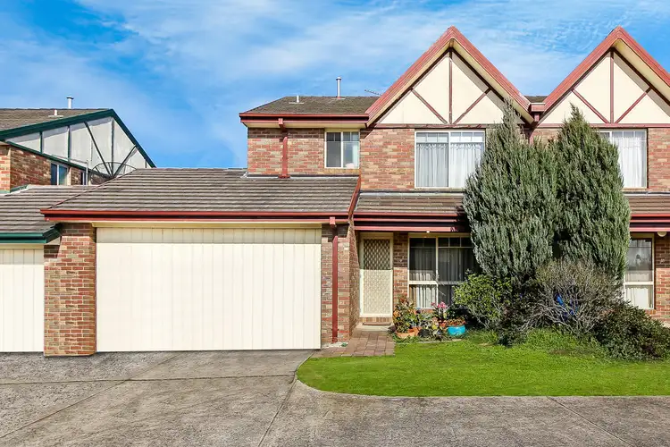 17/8 Monteith Crescent, Endeavour Hills VIC 3802