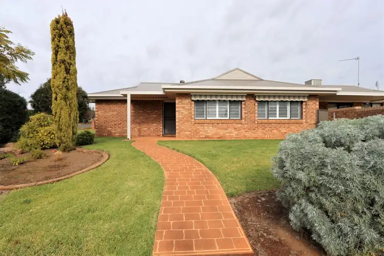 2 Skidmore Street, Temora NSW 2666