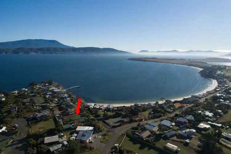 10 Pier Road, Opossum Bay TAS 7023