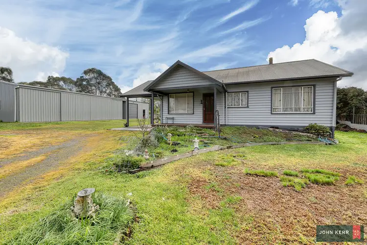 17 Broadbent Street, Darnum VIC 3822