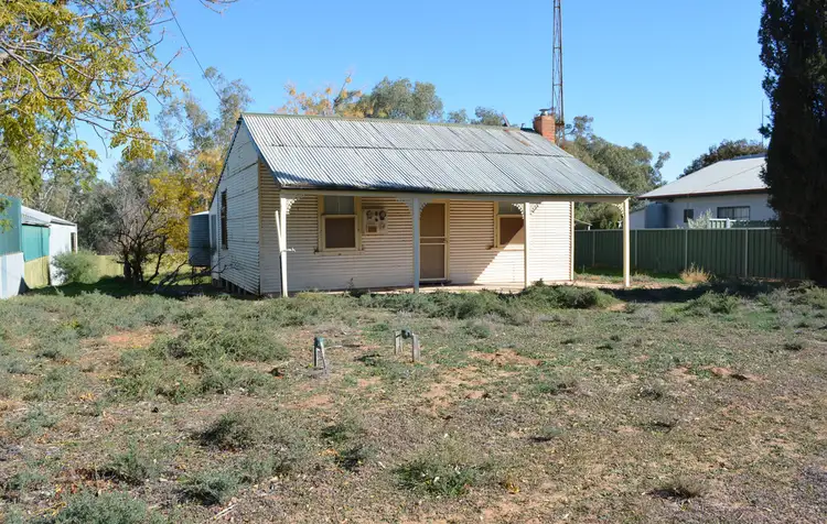 18 Tarcoola Street, Pooncarie NSW 2648