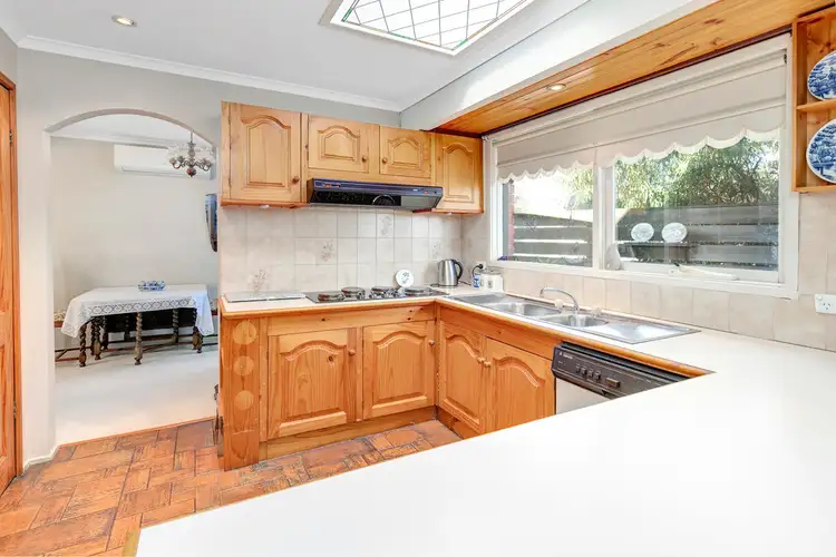 Fifth view of Homely house listing, 2 Nurla Court, Frankston VIC 3199