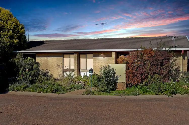 2/2-4 Hoad Street, Griffith NSW 2680