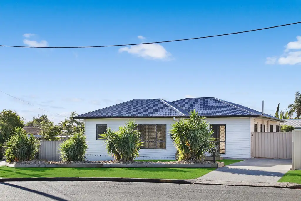 Main view of Homely house listing, 19 Heydon Ave, Labrador QLD 4215
