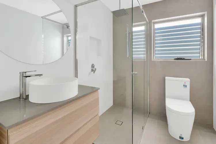 Sixth view of Homely house listing, 2/40 REGENCY PLACE, Mudgeeraba QLD 4213