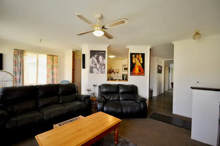 Fourth view of Homely house listing, 19 Werloo Court, Leda WA 6170