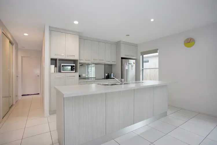 Sixth view of Homely house listing, 2/4 Berkshire Lane, Ooralea QLD 4740