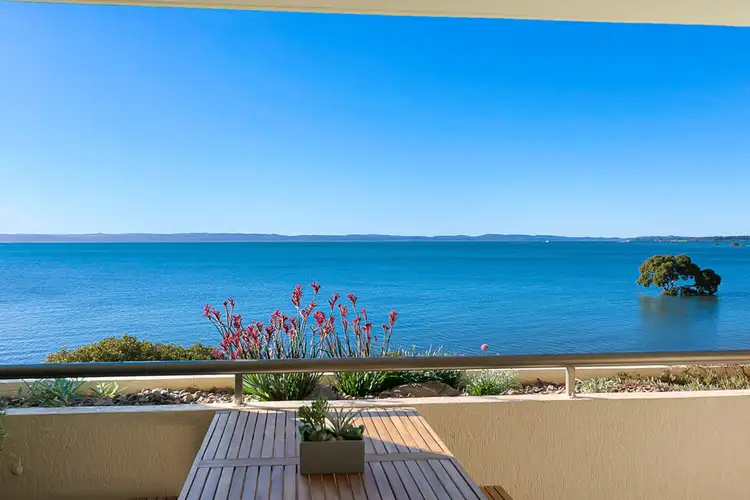 2/115 Shore Street North, Cleveland QLD 4163