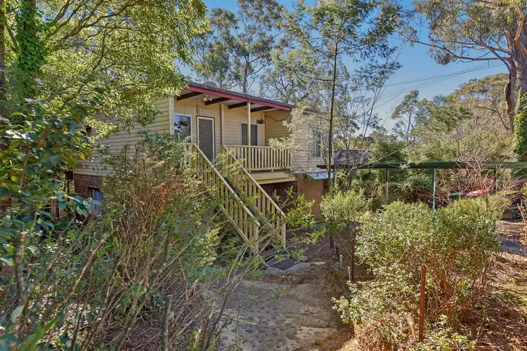 120 Henderson Road, Wentworth Falls NSW 2782