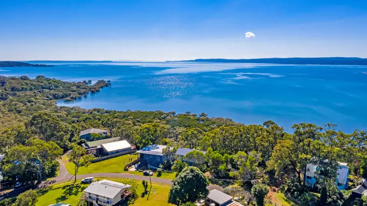 36 Blue Waters Crescent, Macleay Island QLD 4184