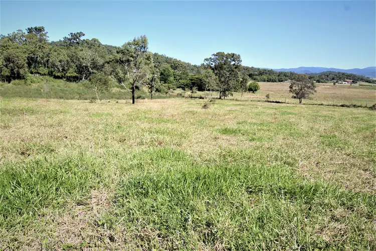 557 Sarina Beach Road, Sarina QLD 4737