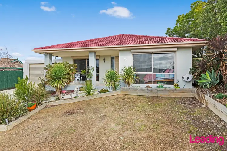 5 Long Drive, Sunbury VIC 3429